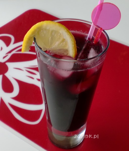 Rubinek – prosty drink z wódki