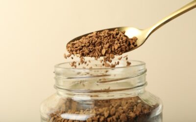 Kawa rozpuszczalna na zimno – prosty przepis na domowe frappé w 2 minuty